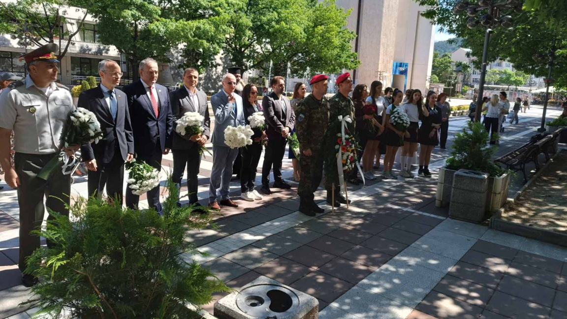 За почест към Георги Измирлиев - Македончето