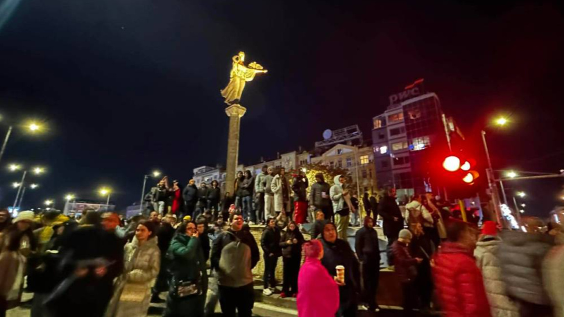 Хиляди на протест в София и големите градове на страната