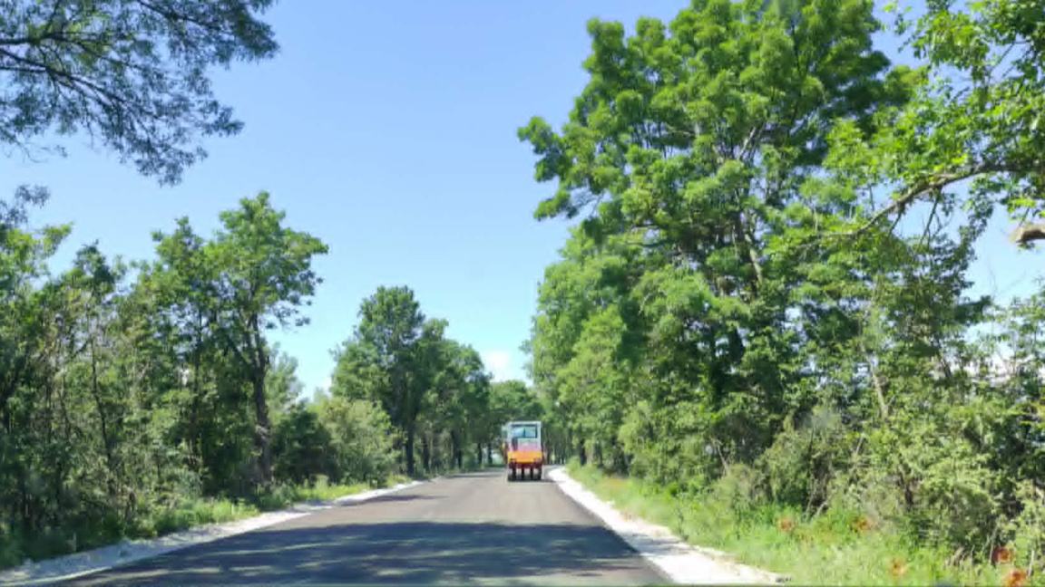 Започна частично асфалтиране по пътя към ГКПП "Връшка чука"