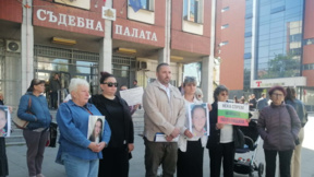 Шофьорът, предизвикал катастрофата, при която загина Сияна, остава в ареста