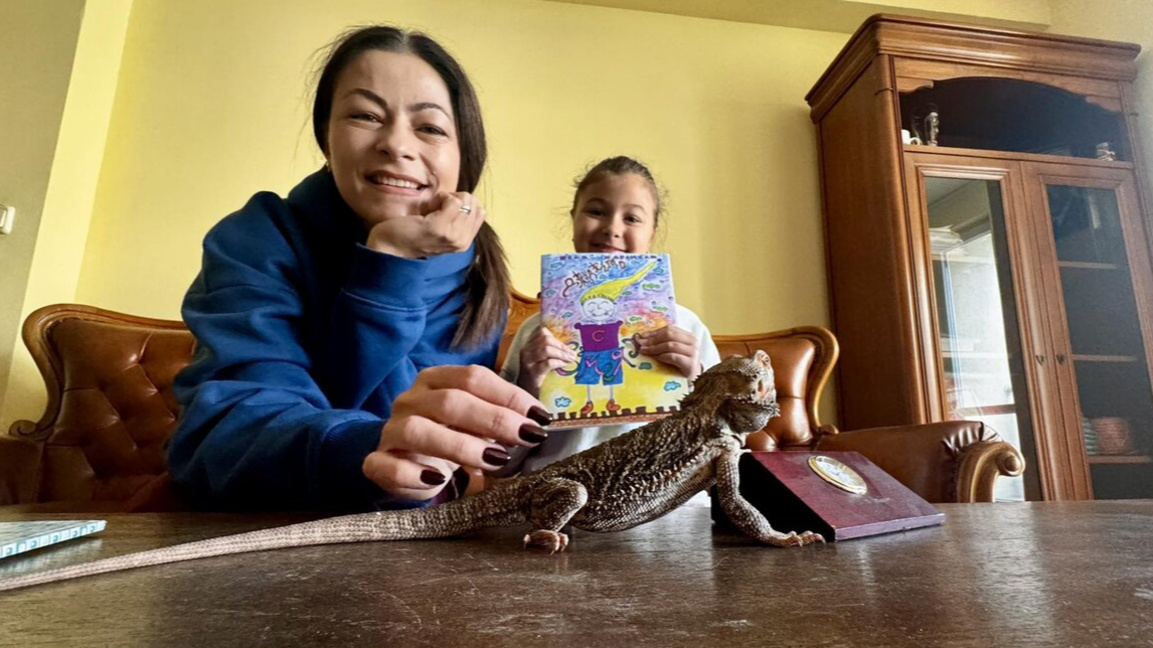 Нели Карамели: С детските книги възрастните преоткриват възможностите си