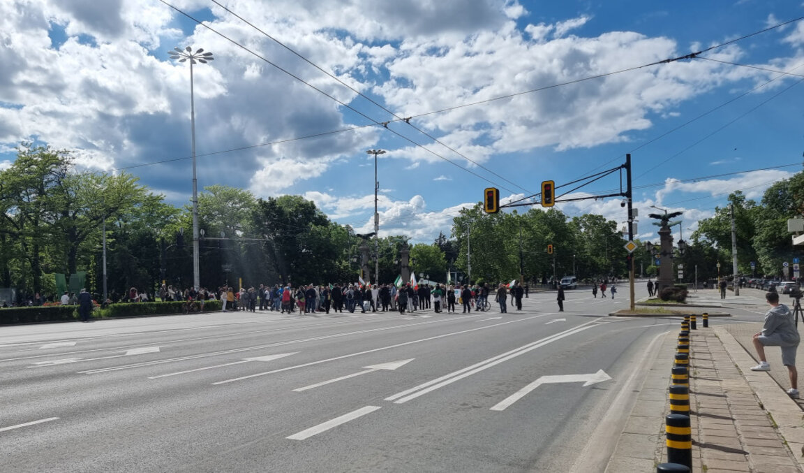 Протестиращи в защита на българския лев блокираха кръстовището на столичния Орлов мост