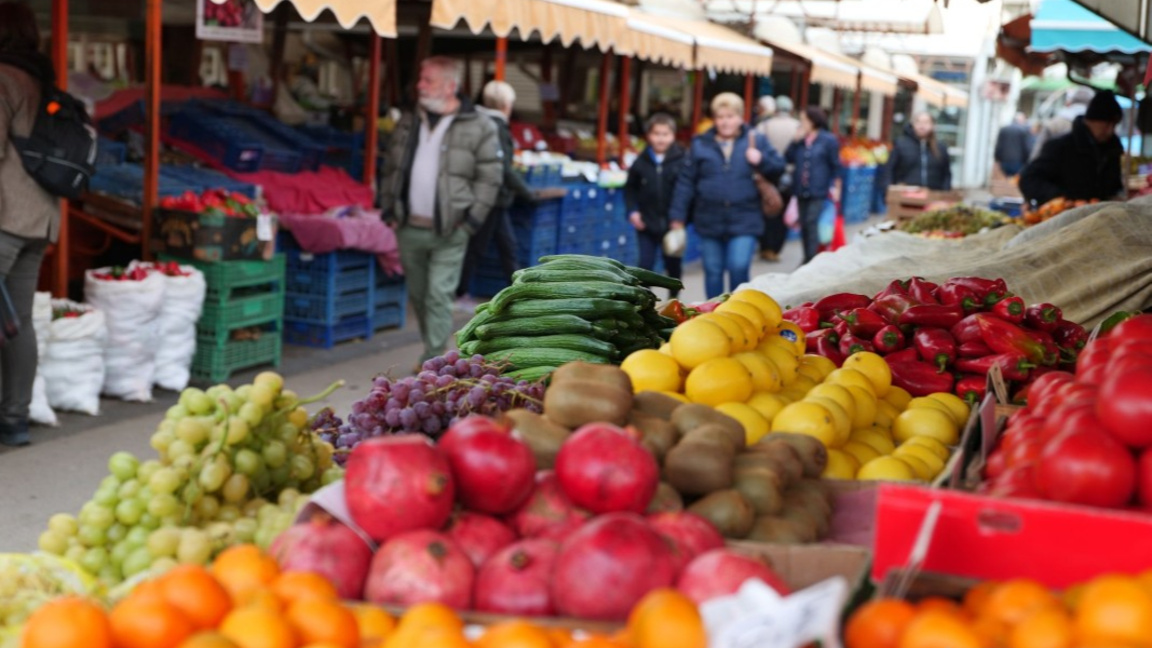 КЗК решава дали да присъедини зеленчуците към анализа на храните