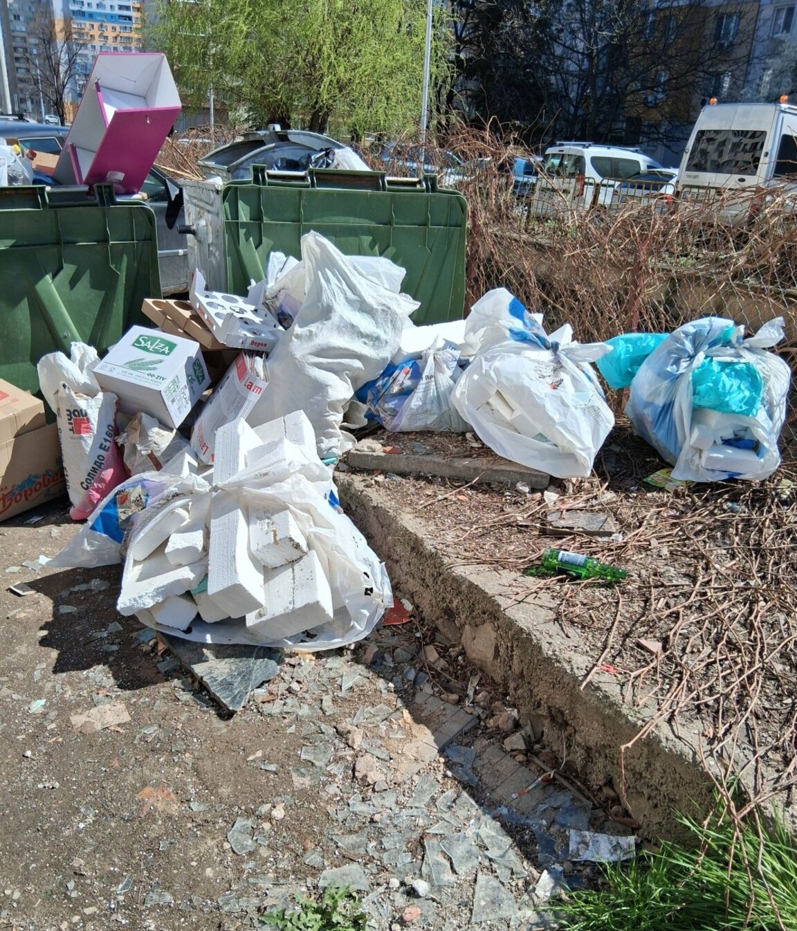 В Стара Загора хванаха нарушители, изхвърлили строителни отпадъци на обществено място