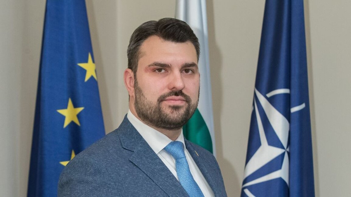 Gueorg Gueorguíev: “Rusia está llevando a cabo propaganda y acciones híbridas contra los llamados Estados enemigos, incluida Bulgaria”