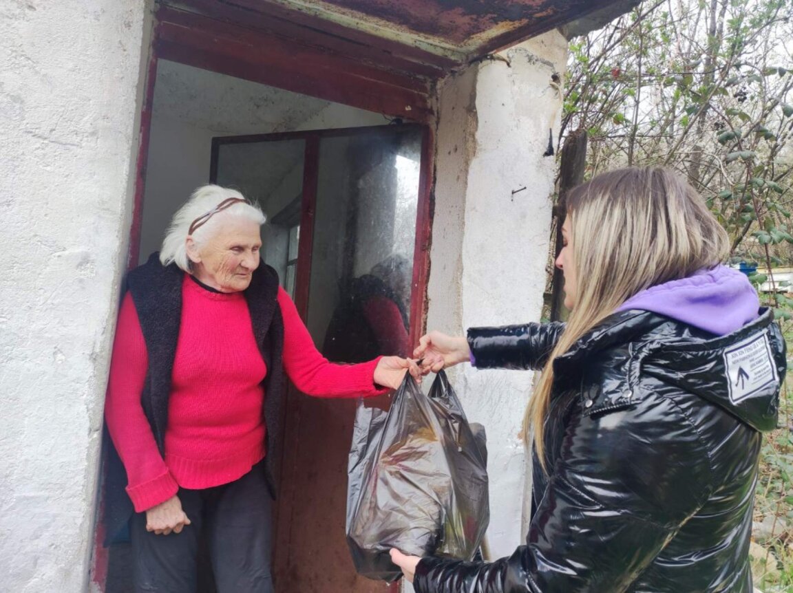 Доброволческата инициатива "Не си сам" набира добротворци за кампаниите си в Пернишко