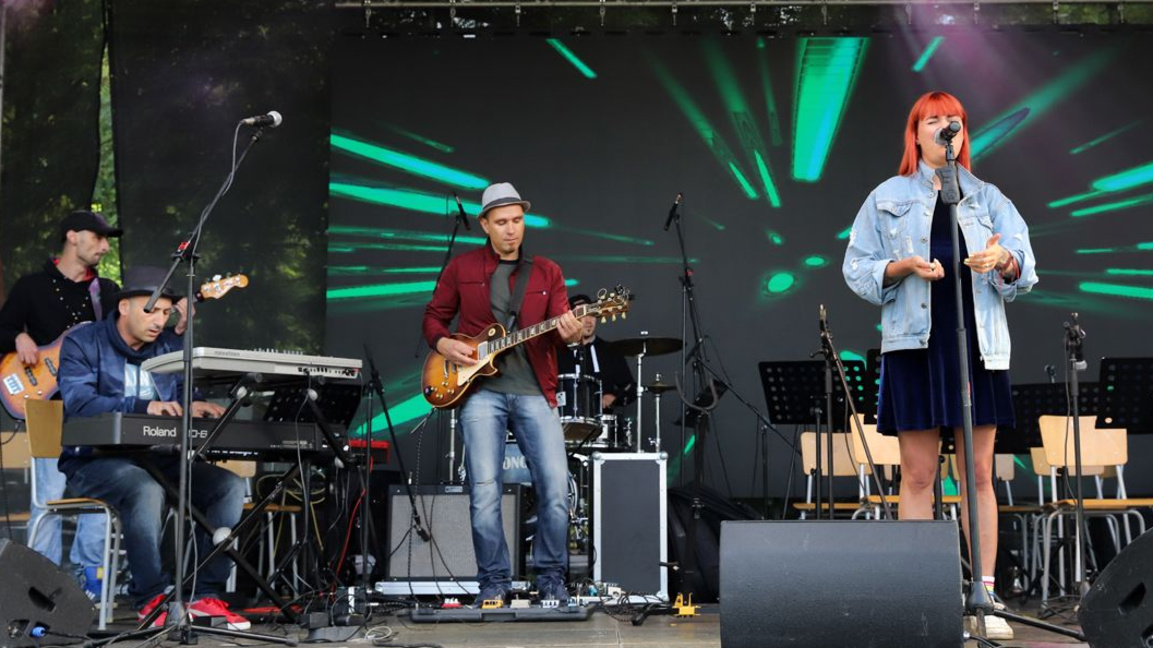 Рут Колева на сцената на Радио парк феста в Южния парк в София на 16 юни вечерта.