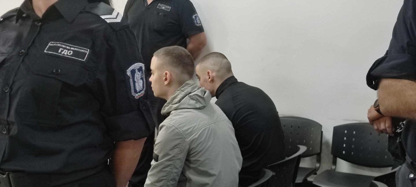 Делото срещу близнаците се отложи поради липсата на запис