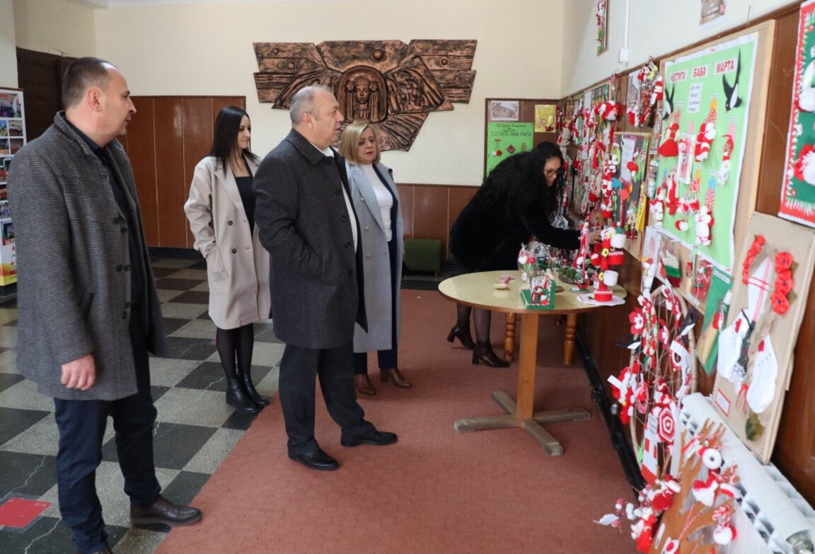 Изложба-конкурс на мартеници откри кметът на Ардино инж. Изет Шабан