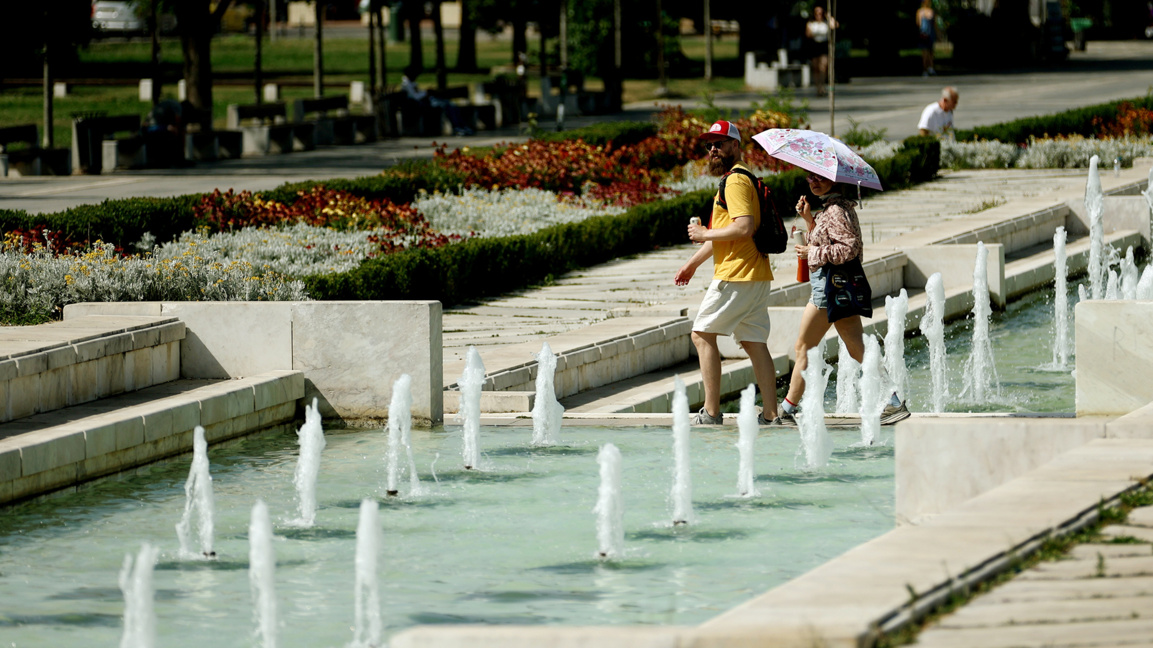 Heat warning issued for 20 regions of Bulgaria for Tuesday