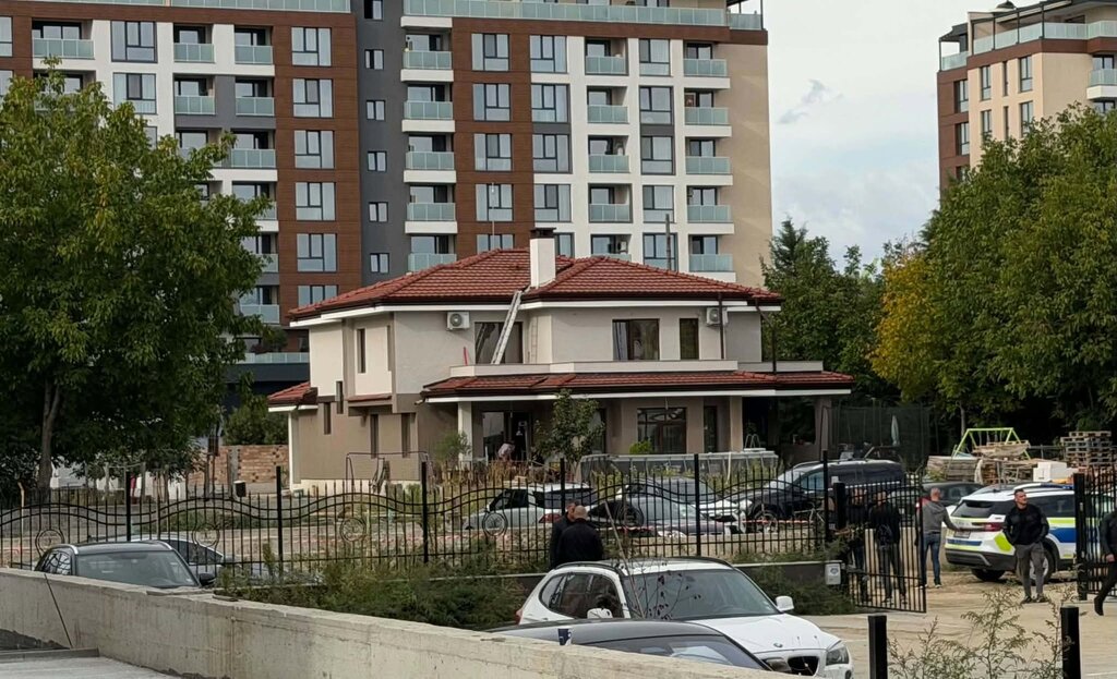 Полицията отцепи кооперацията на Илиян Филипов, проверяват наред
