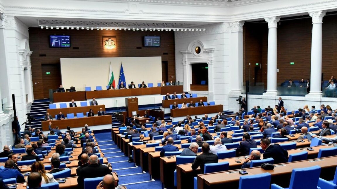 Abwesender Premierminister kann durch Minister vertreten werden