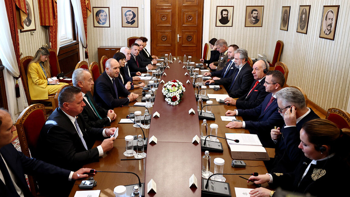 Visite en Bulgarie du président hongrois...