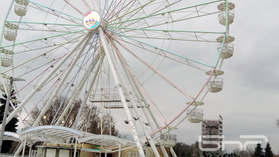 Най-голямото виенско колело в България показва София от 40 метра височина