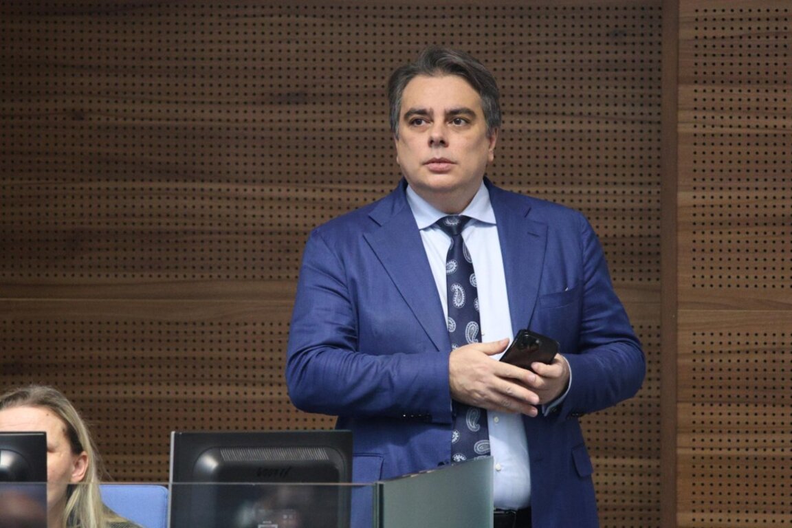 Асен Василев