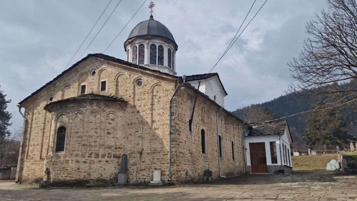 Mănăstirea Troyan donează moaște sfinte, bisericii Sfânta Paraskeva-Petka din Troyan