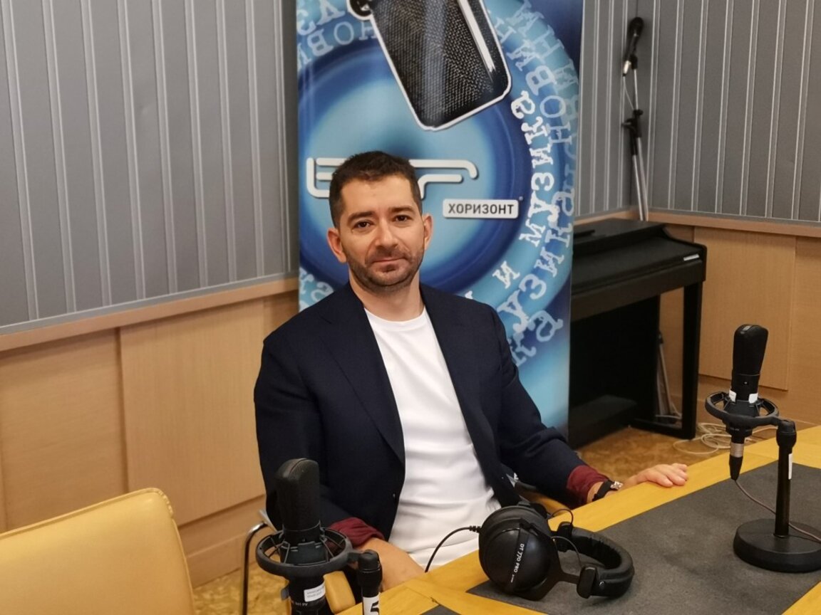 Слави Василев