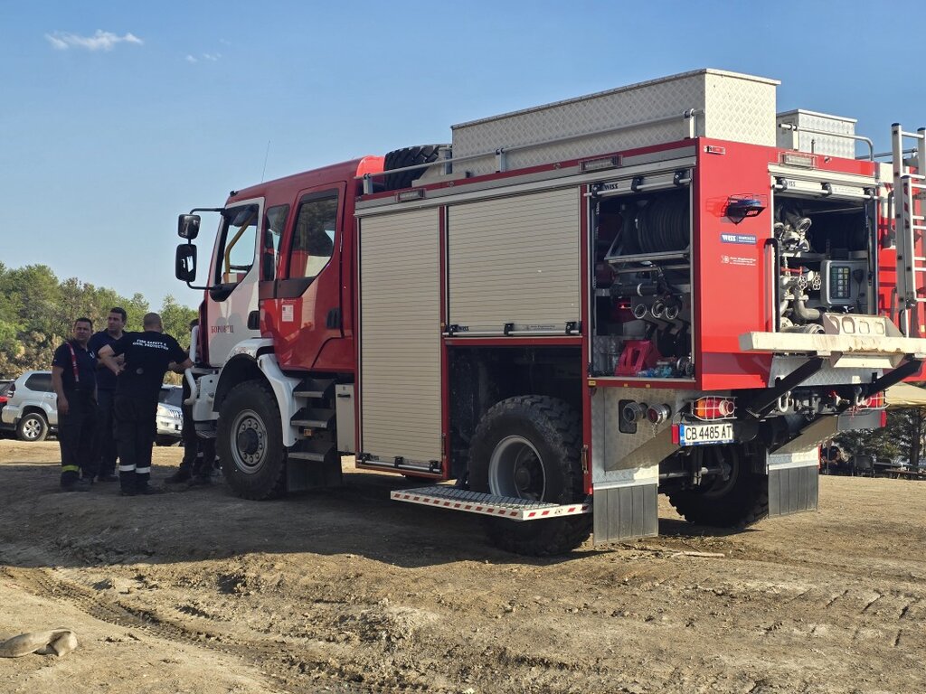 Вече 21-ви ден продължава борбата с огъня в Пирин