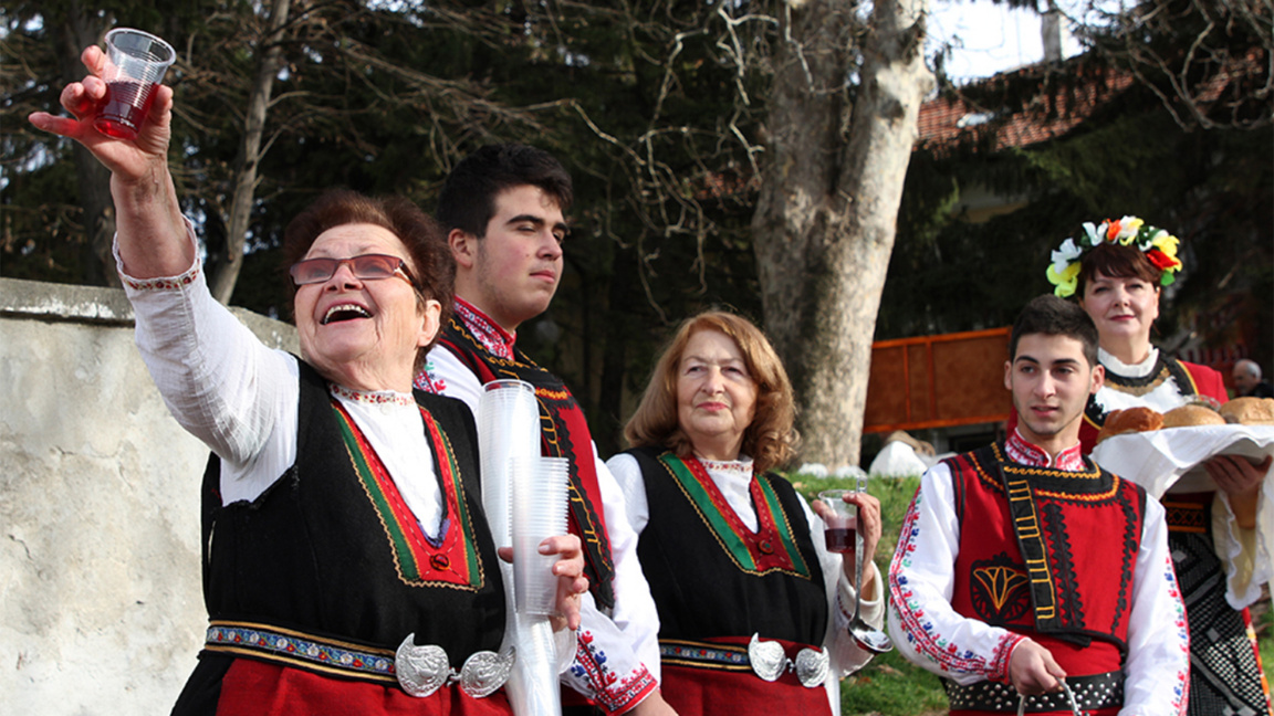 Fête annuelle du vin d’armoise à Zméyovo