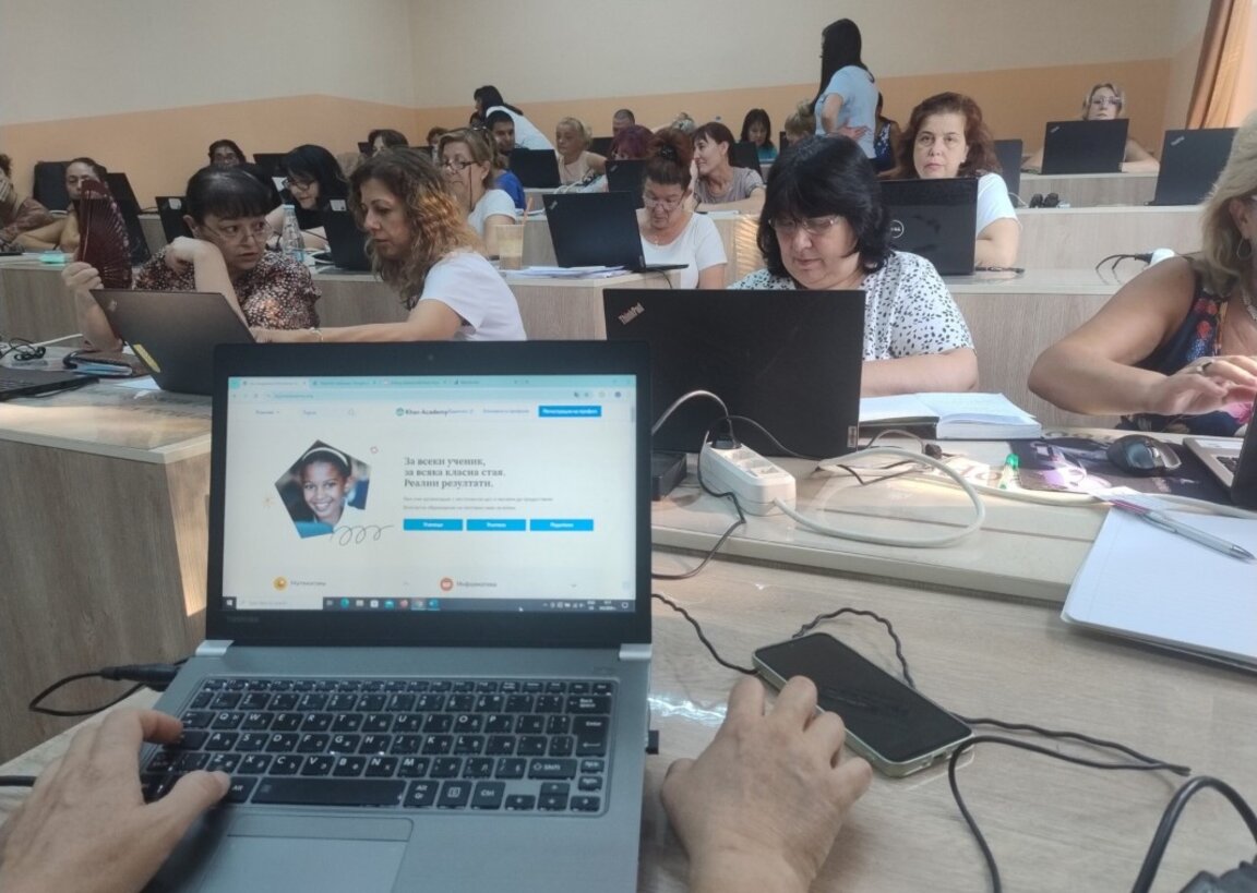 "Булевард Демокрация" на 26 май