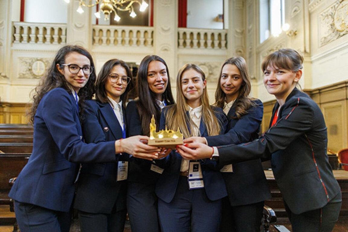 Bulgarische Studenten belegen 1. Platz beim größten Wettbewerb im internationalen Privatrecht