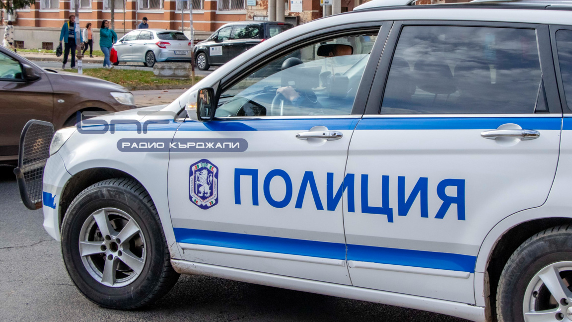 Полицията проверява товарни и автобуси в Кърджали