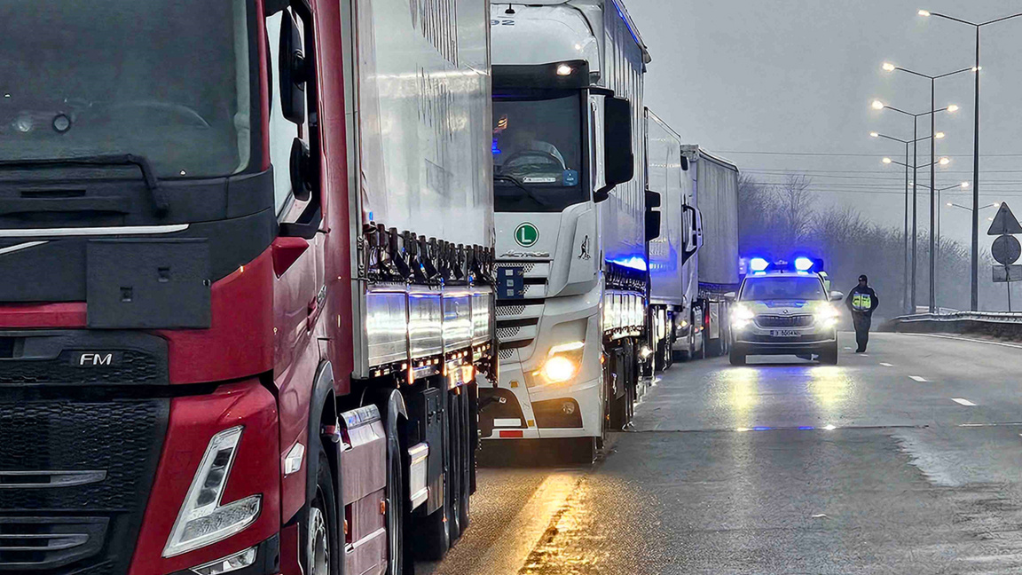 Türkiye istikametinde yoğun kamyon trafiği