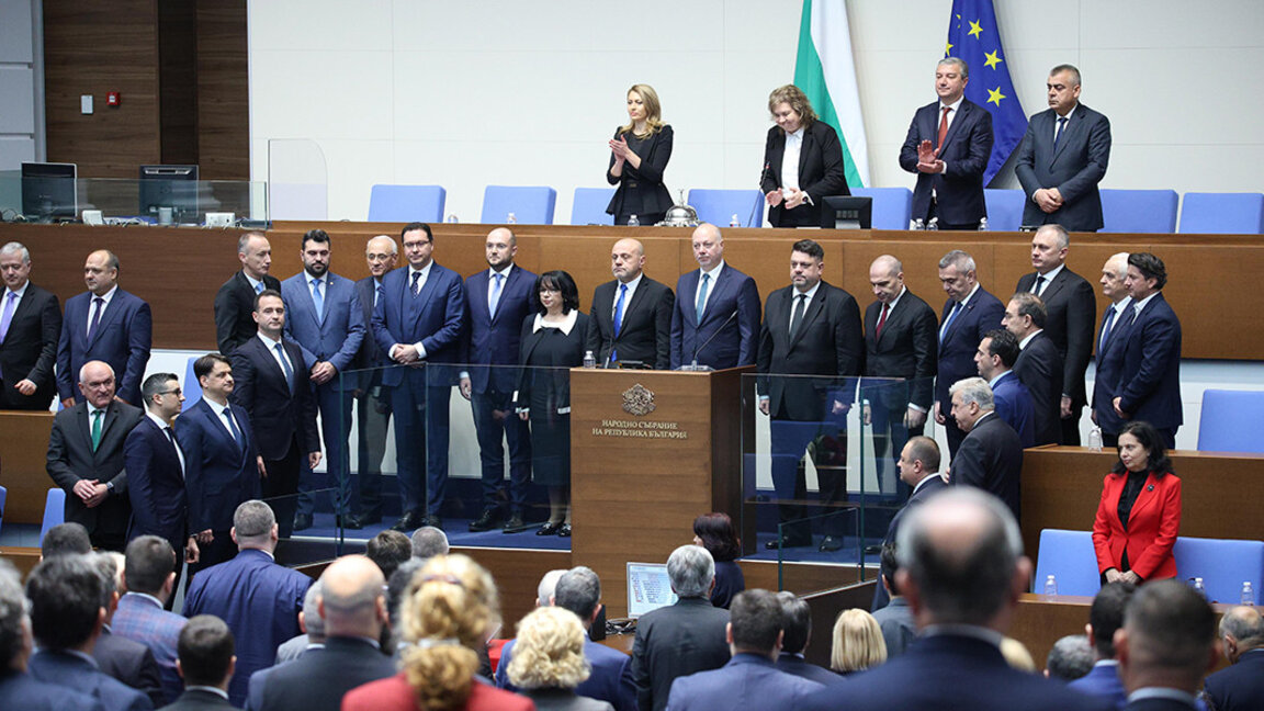Bulgaria now has a regular government headed by GERB's Rosen Zhelyazkov