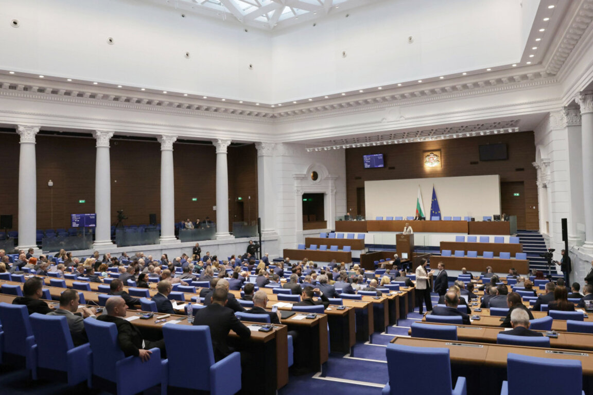 Депутатите изслушват Жечо Станков и бивши енергийни министри за договора с "Боташ"