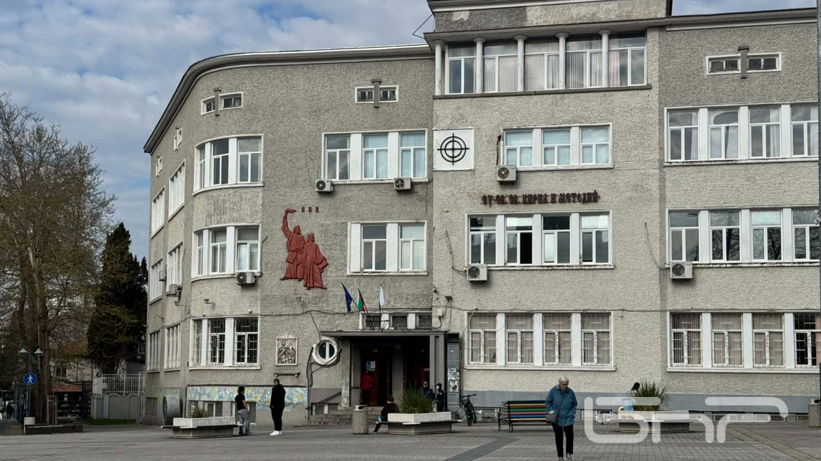 Нормално протича изборния ден в 32-ра СИК в Бургас
