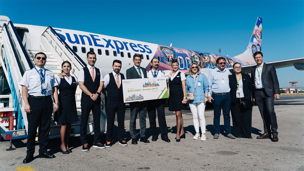 Au început zborurile regulate sezoniere de la Sofia la Antalya