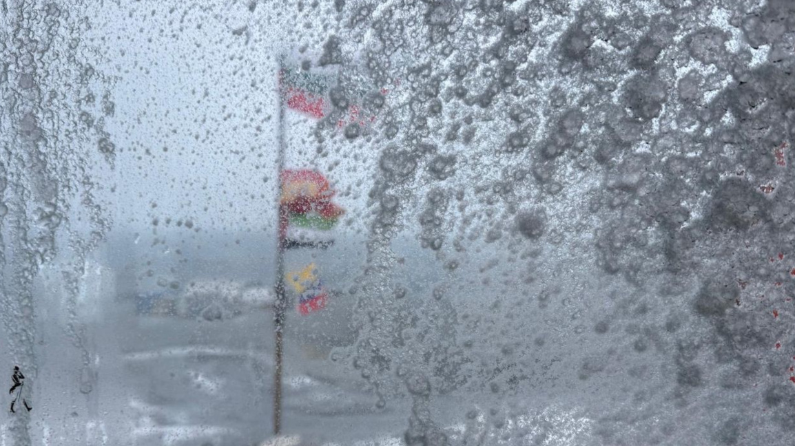 Силна буря при българската база на Антарктида