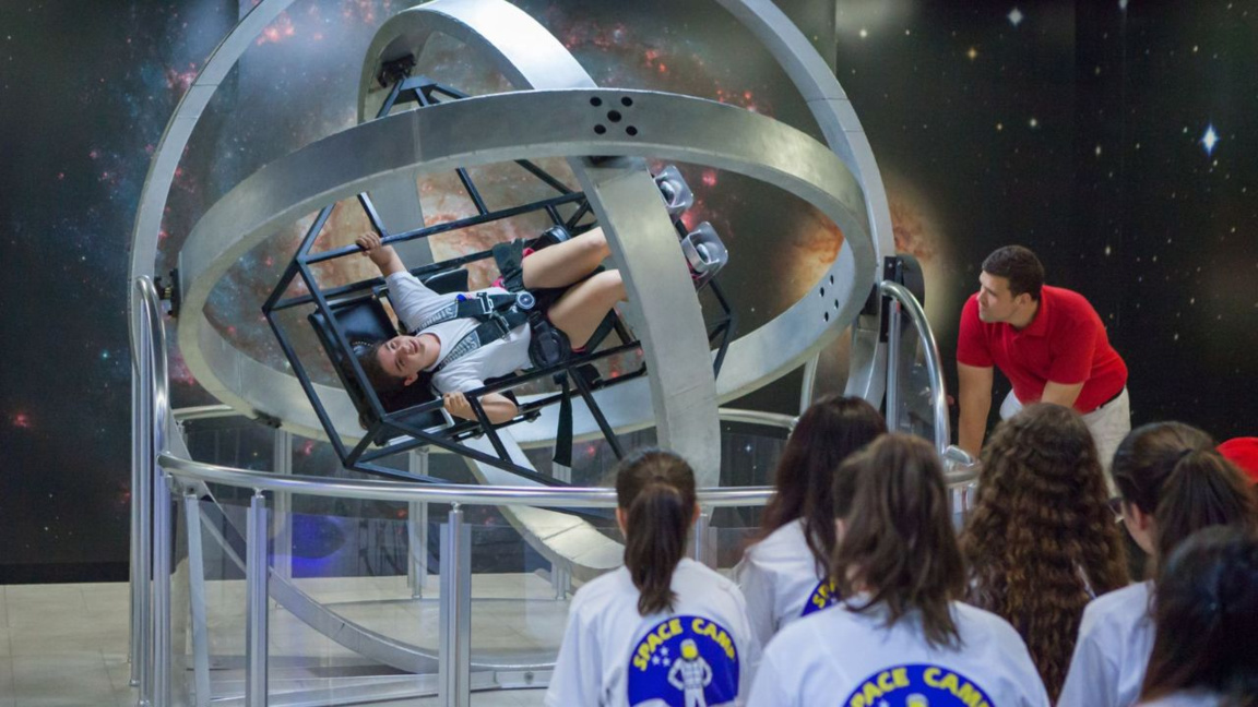 150 de elevi bulgari merg la o tabără spațială inspirată de NASA