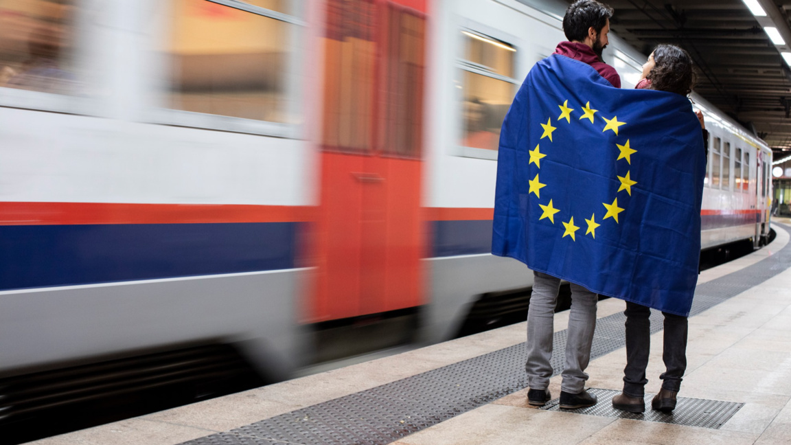 Младежи пътуват безплатно из Европа с DiscoverEU