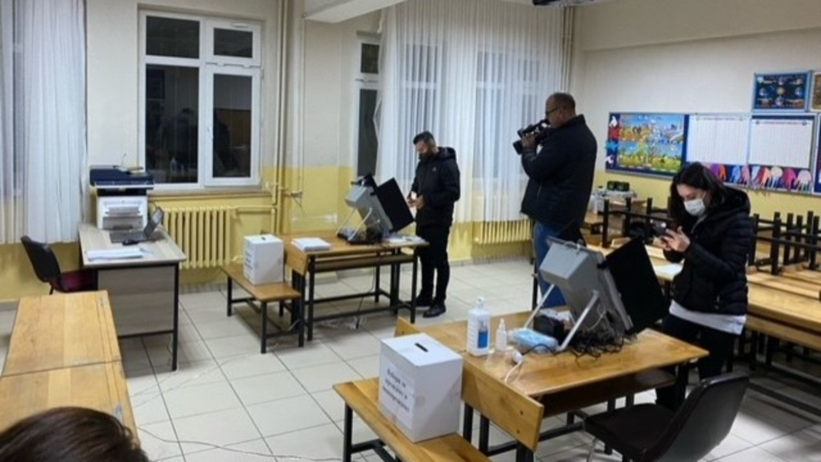 Soydaşlarımız, Türkiye’deki seçim sandıklarının azaltılmasına tepkili