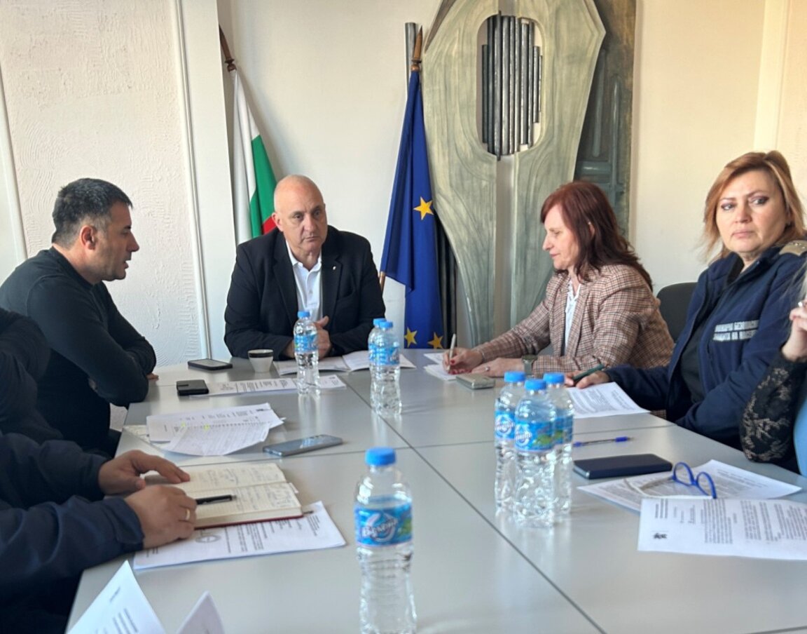 Областният управител Методи Марков свика областната епизоотична комисия.