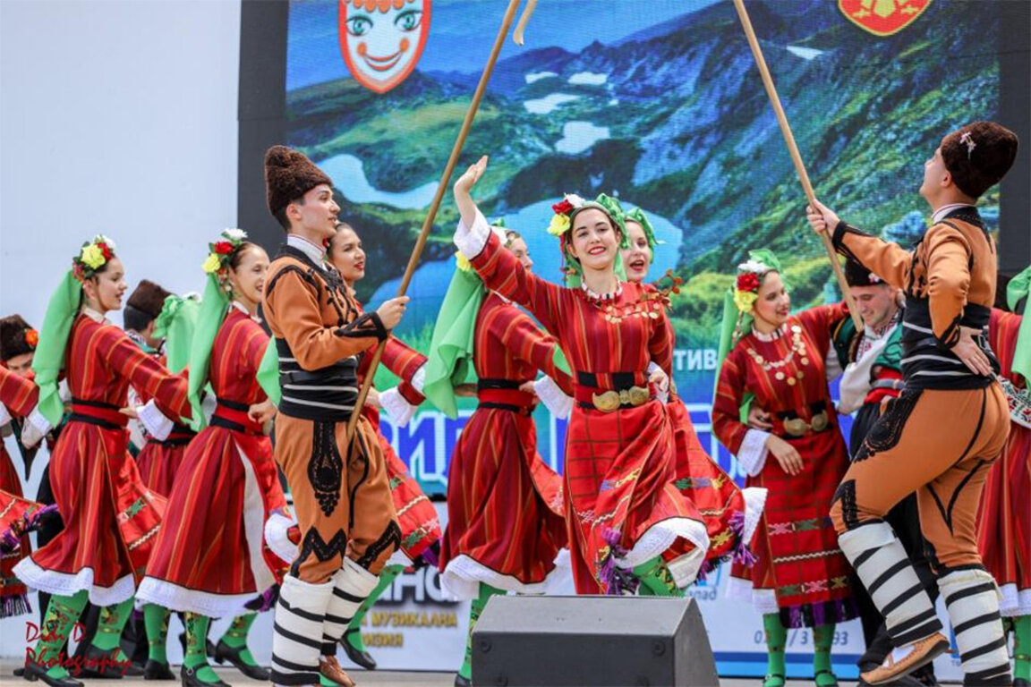 Ansambli “Orfeu” nga Kërxhali përfaqëson Bullgarinë në një festival folklorik në Kosovë