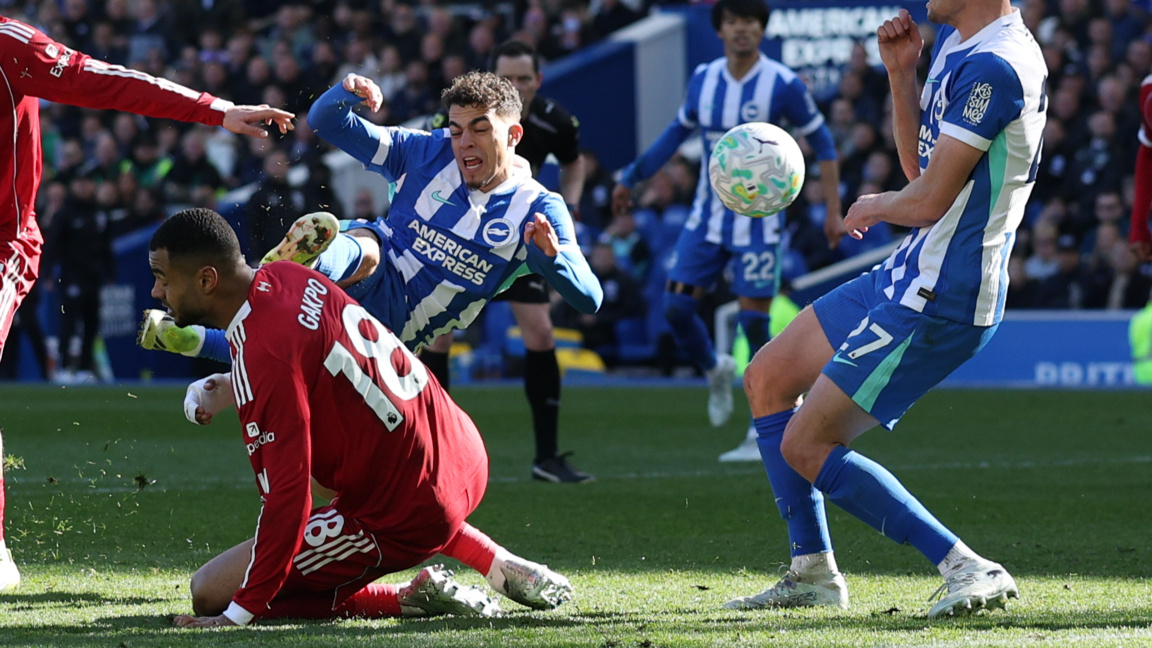 Ливърпул се изложи и в Брайтън