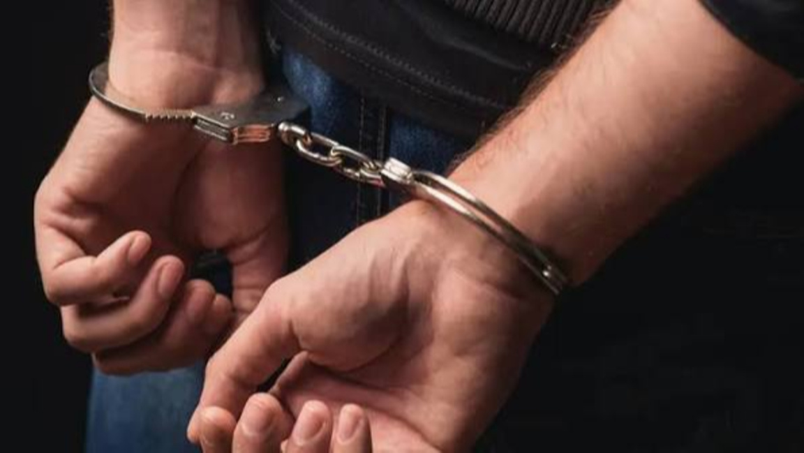 Пиян мъж спря движението на хора и коли в Раковски