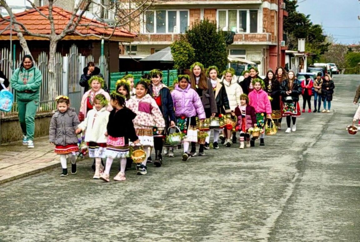 Лазарки огласиха с песни и наричания улиците на Лозенец