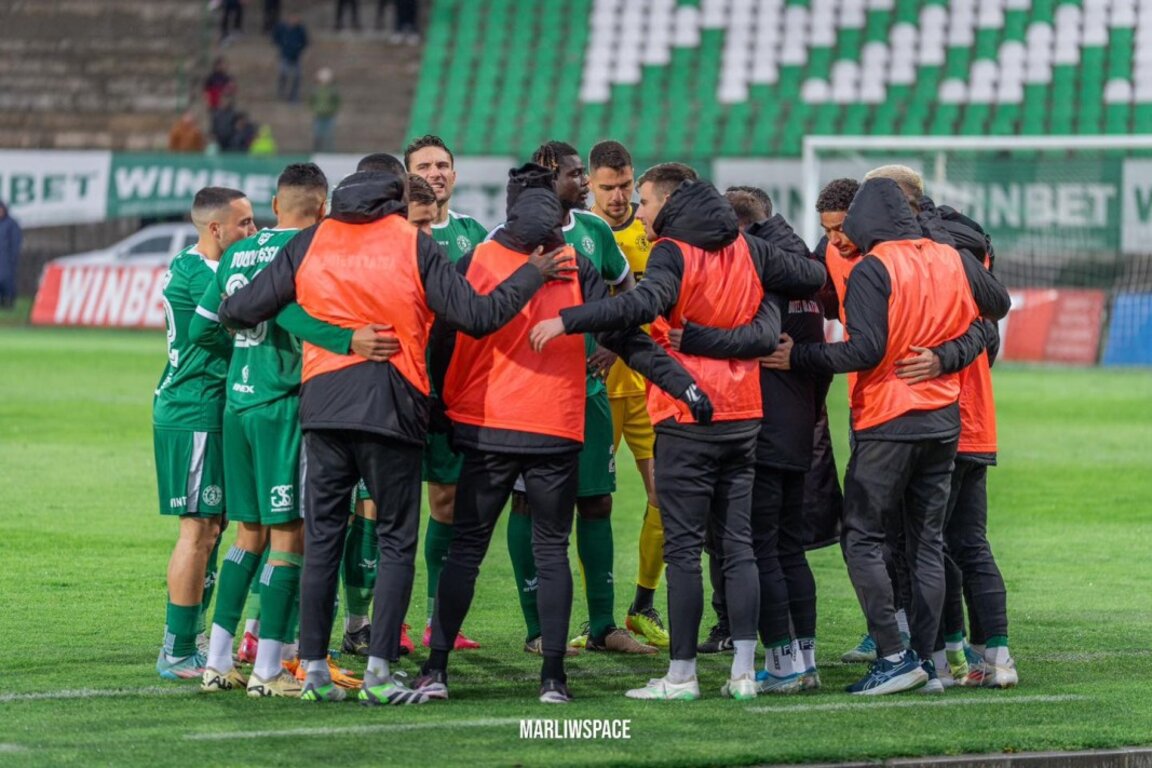 "Ботев" гони максимум точки в плейофите