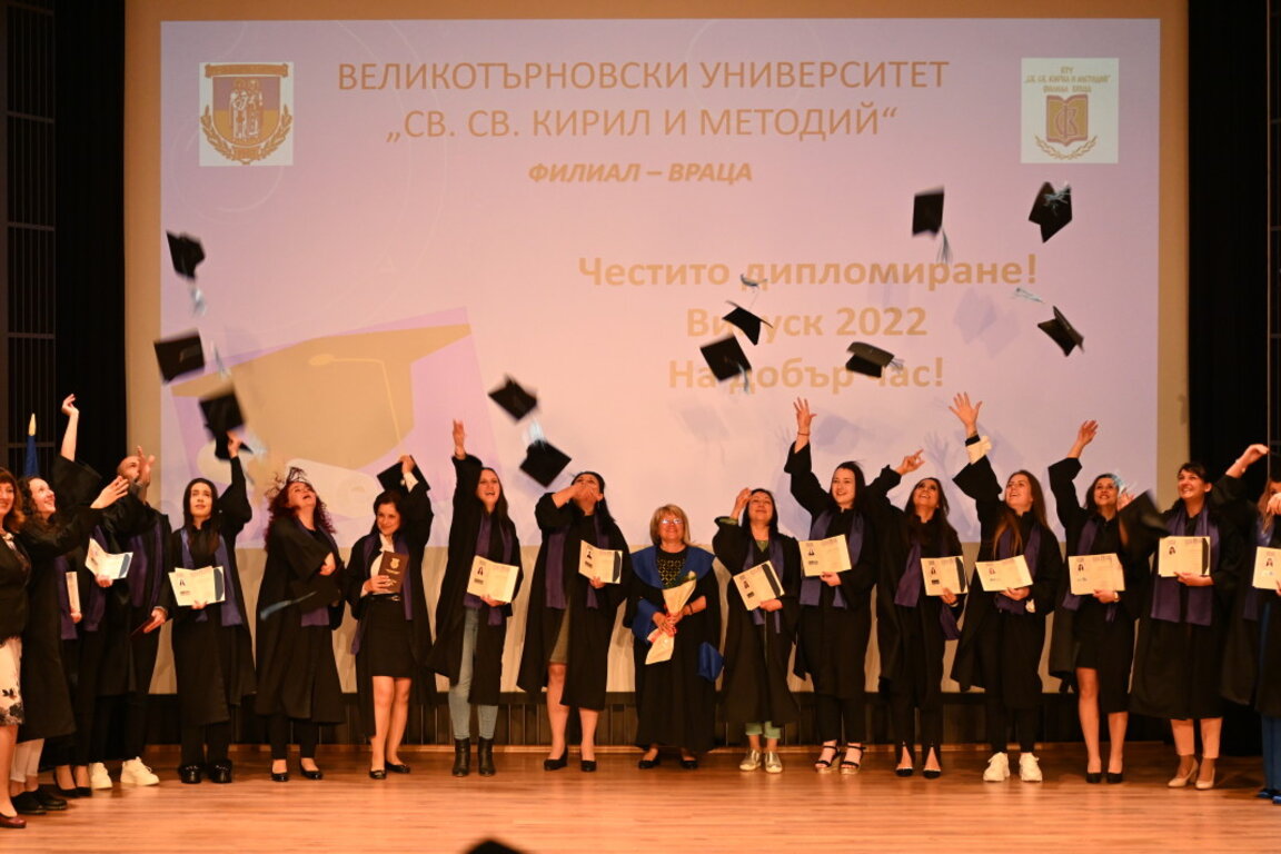 Полярни мнения за отпадането на таксите за студенти и докторанти