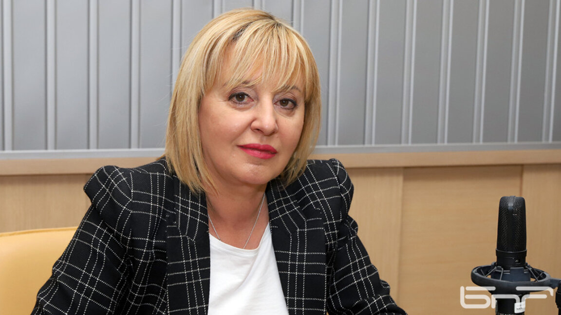 Мая Манолова