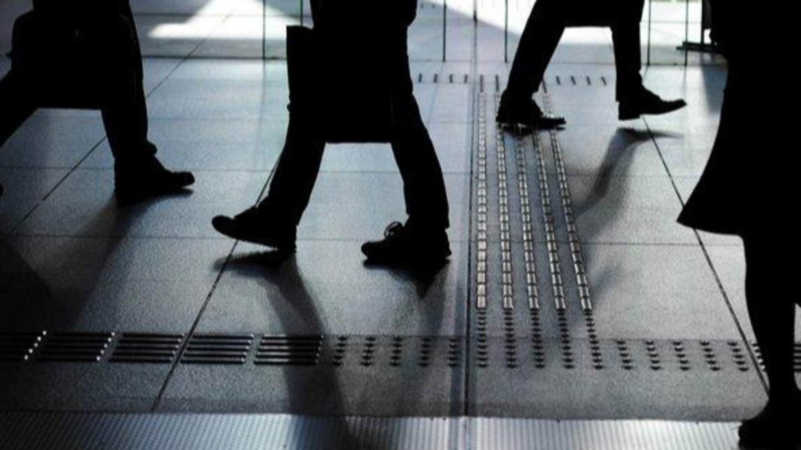 безработица безработни минувачи