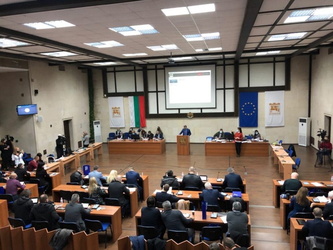 Общински съветници в Благоевград влязоха в спор заради предложението за увеличение на заплатите