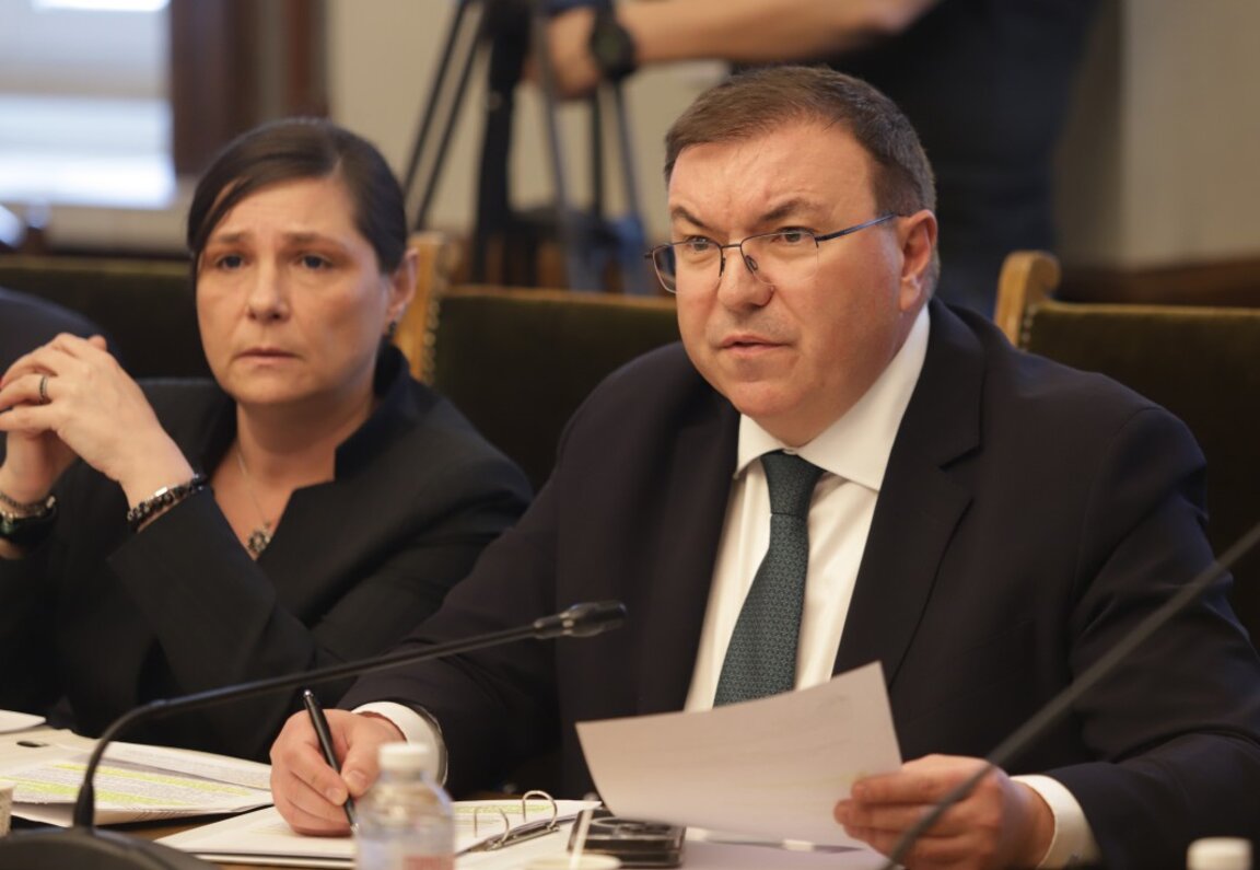 Костадин Ангелов, председател на парламентарната здравна комисия