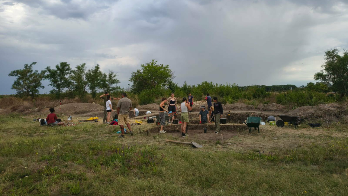 Камък със следи от отминало време