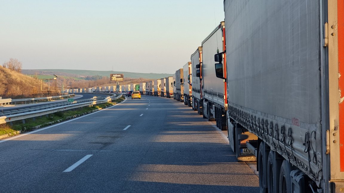 Trafic intens de camioane la ieșirea prin punctele Kapitan Andreevo&Lesovo