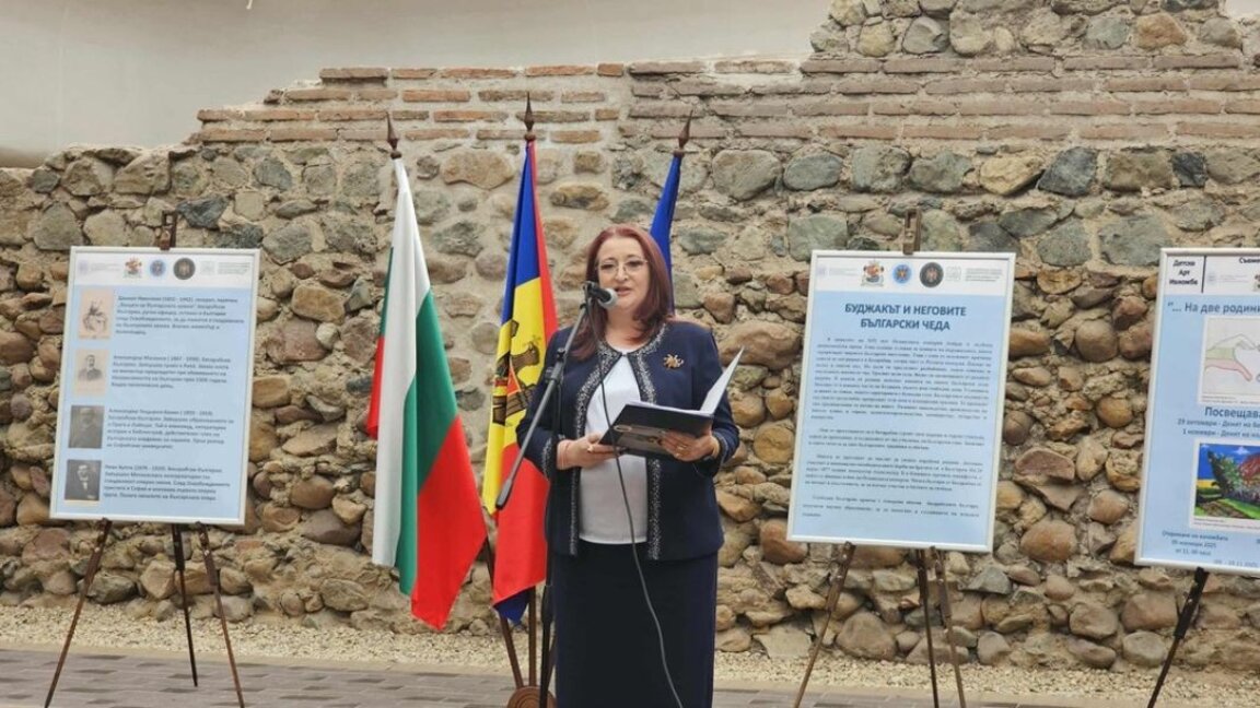 Një ekspozië në Sofje tregon talentin e nxënësve nga shkollat moldave