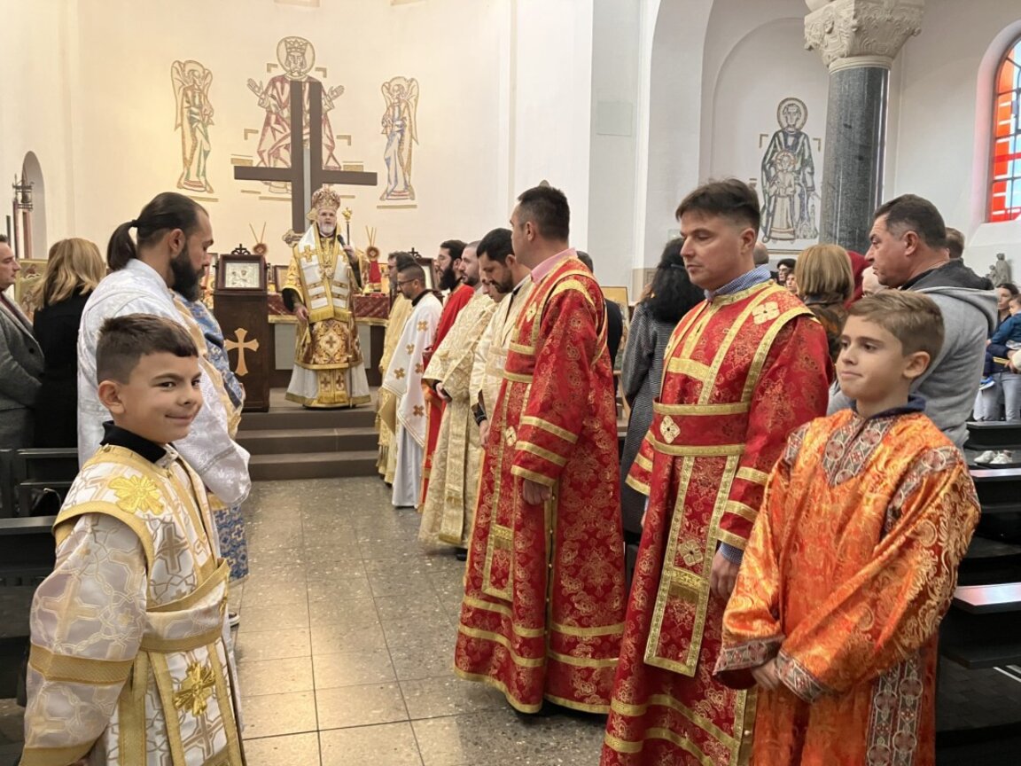 Die bulgarisch-orthodoxe Kirchengemeinde „Heilige Petka Tarnowska“ feierte in Mannheim ihr Kirchenfest